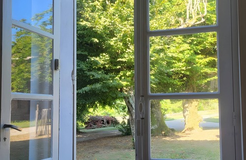 Montagoudin House | Haven of Peace in the Heart of Entre-Deux-Mers: Charming Cottage with Pool, Sauna, and Preserved Nature