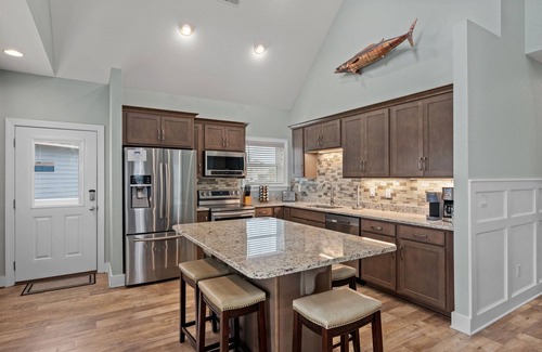Nags Head House | Haven on the Banks: Semi-Oceanfront, Community Pool, Perfect for Wedding Parties