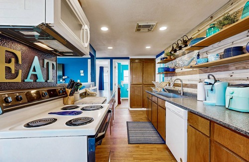 Surfside Beach House | Haven | Steps to Beach | Large Deck | Pet Friendly