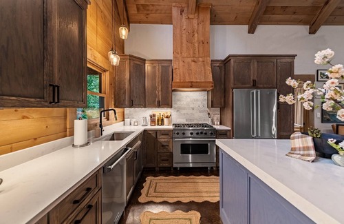 Ellijay Cabin | Havenwood - A Luxe Modern Waterfront Cabin! Hot Tub!