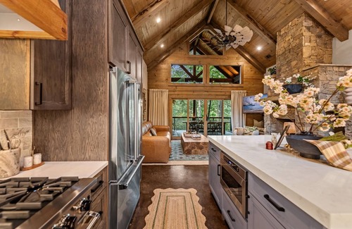 Ellijay Cabin | Havenwood - A Luxe Modern Waterfront Cabin! Hot Tub!