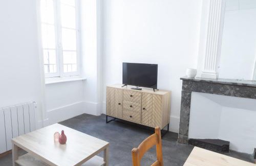 Montelimar Apartment | Havre Doux - TV, Wifi, Élégant - Centre Ville