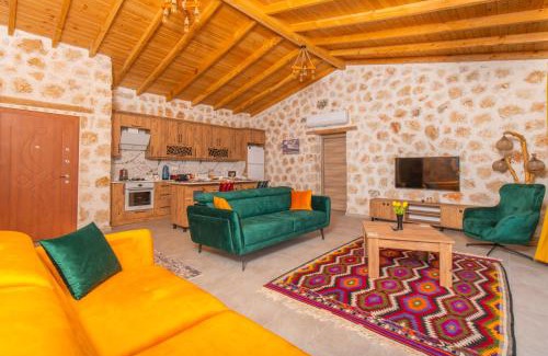 Kas Villa | Havuzu dışarıdan görünmeyen jakuzili özel havuzlu lüks villa
