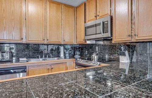 Kihei Condo | Hawaii Décor W/Kitchen, Lanai, WiFi–Kamaole Sands