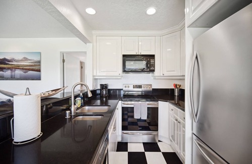 Princeville Condo | Hawaii Life Rentals presents Pali Ke Kua #237