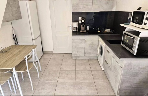 Port Leucate Villa | Hawaii Residence 1 - VILLA T1 MEZZ 4 sleeping accommodations PORT LEUCATE. Ref: 7H1 444