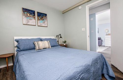 Diamond Head - Kapahulu - St. Louis Apartment | Hawaii Style Centrally located with full kitchen