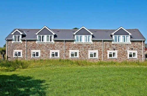 Woolfardisworthy Apartment | Hawfinch Apartment - UK49304