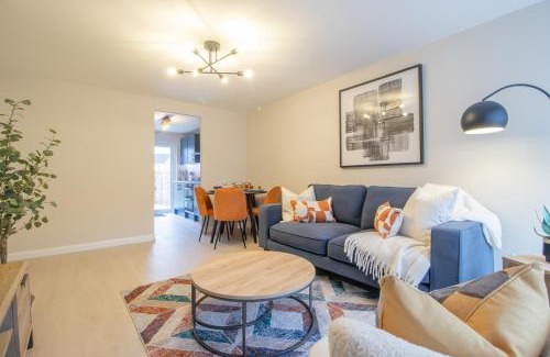 Coatbridge Apartment | Hawick Apartment- 2-Bed in Coatbridge, Mins from Motorway to Glasgow