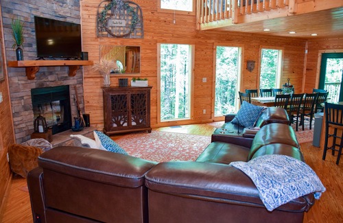 Townsend Cabin | Hawk's Nest - 4BR Cabin Minutes From The National Park And Cades Cove