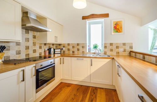 Carnforth Cottage | HAWKRIGG COTTAGE, family friendly, with a garden in Kirkby Lonsdale
