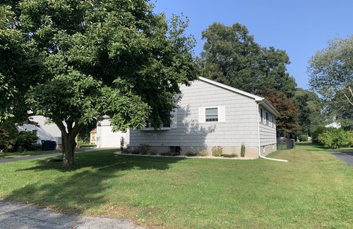 Old Lyme House | Hawks Nest Beach Home