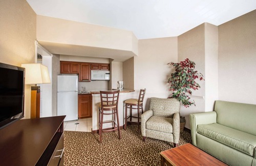 Biggs Field Hotel | Hawthorn Extended Stay by Wyndham El Paso