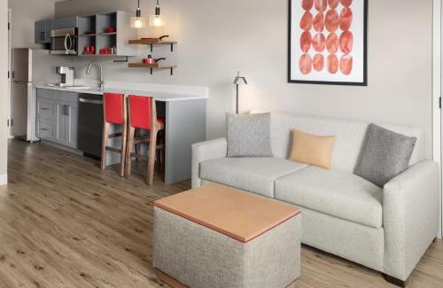 Williston North Hotel | Hawthorn Extended Stay by Wyndham Williston Burlington