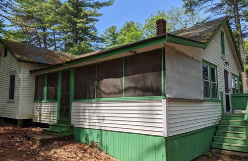 Raymond Cottage | Hawthorne Cottages Outpost