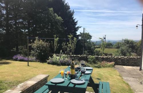 Kendal House | Hayfellside Cottage, Sleep 6,3 Bedrooms(1 ensuite)