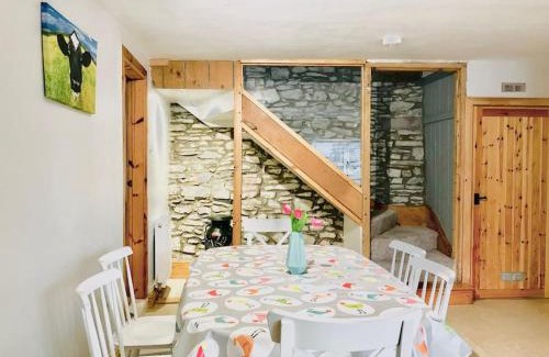 Kendal House | Hayfellside Cottage, Sleep 6,3 Bedrooms(1 ensuite)