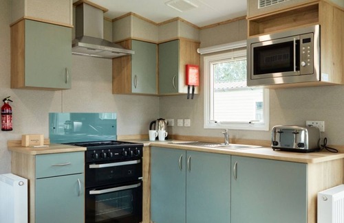 Hayling Island House | HayIing Island Holiday Park Silver 3 Bed Caravan W002