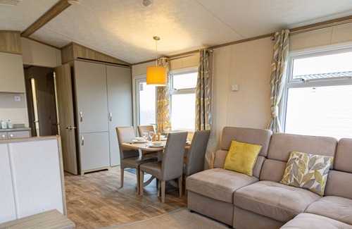 Hayling Island House | Hayling Island Holiday Park Gold 3 Bed Caravan K007