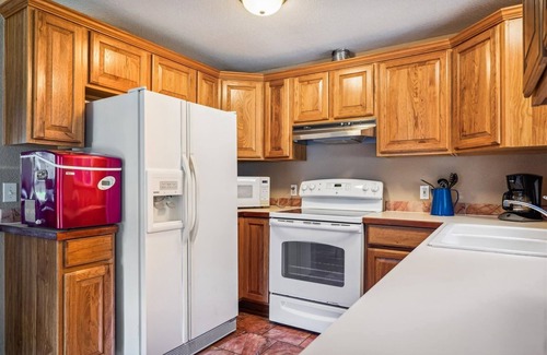 Cannon Beach House | Haystack Villa - New Dog Friendly Listing! - Beachcomber Vacation Homes