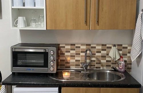 Huddersfield Apartment | Hayy Comfortable Studio Blackhouse