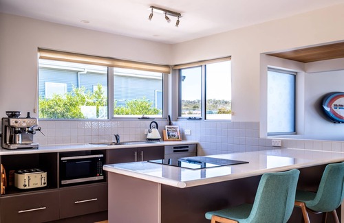 Coles Bay House | Hazards Escape - the Top Shack