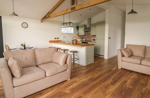 Llangurig Cottage | HAZEL LODGE, romantic, luxury holiday cottage in Llangurig