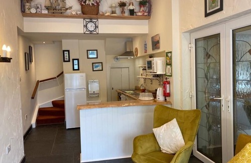 Westport House | Hazelbrook Self Catering - Maximum 6 persons.