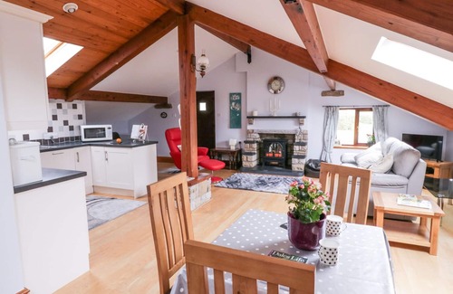 Ingleton Cottage | HAZELWOOD COTTAGE, with a garden in Ingleton