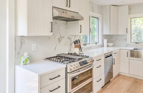 East Hampton House | Head out East and live the good life in this renovated wooded oasis!