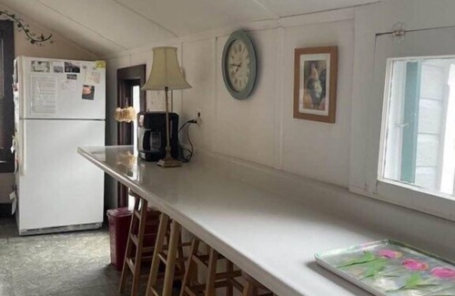 Lakeside Cottage | Headline
