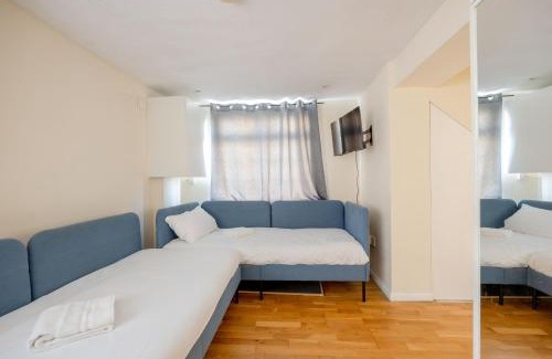 Abbey Apartment | Heads Down & Coffee Mornings
