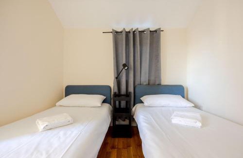 Abbey Apartment | Heads Down & Coffee Mornings