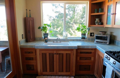 Healdsburg House | Healdsburg Hilltop Retreat : Craftsman detail, modern comforts & stunning VIEWS