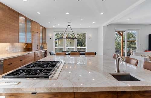 Healdsburg House | Healdsburg Modern home, 3BR/3.5BA pool, hot tub, outdoor kitchen, WiFi