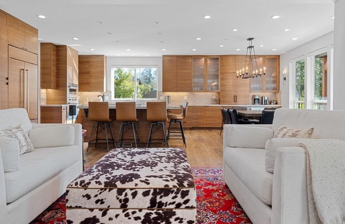 Healdsburg House | Healdsburg Modern home, 3BR/3.5BA pool, hot tub, outdoor kitchen, WiFi