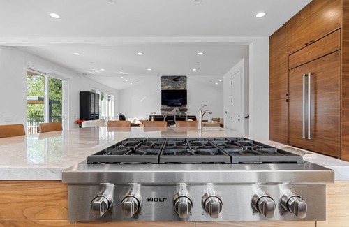 Healdsburg House | Healdsburg Modern home, 3BR/3.5BA pool, hot tub, outdoor kitchen, WiFi