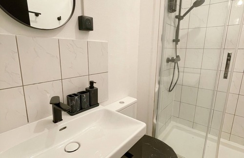 12th Arrondissement Apartment | Healthy Stay Bercy/Gare de Lyon/Université Paris Cité Wifi/Netflix