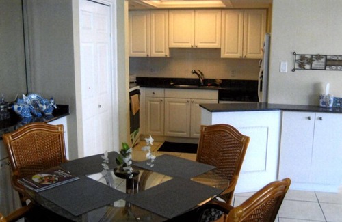 Siesta Key Condo | Hear the Waves Feel the Sand Great View sleeps 6