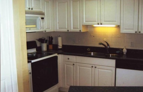 Siesta Key Condo | Hear the Waves Feel the Sand Great View sleeps 6