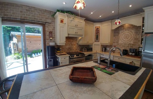 St-Adolphe-d'Howard Ski Chalet | Heart Island/île du coeur with 1 COTTAGE - PRIVATE ISLAND