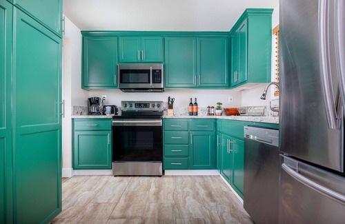 Woodlawn House | Heart of Alberta Arts District, Pet Friendly, Walk to Alberta Park, Food, Art, and Drinks