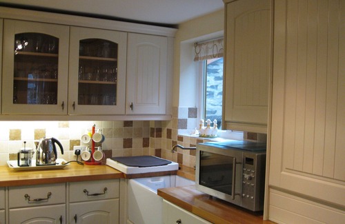 Betws-Y-Coed House | Heart of beautiful Betws-y-Coed - well-equipped Victorian stone railway cottage