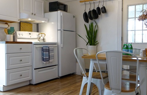 Burlington Apartment | Heart-of-Burlington Four Bedroom Apartment