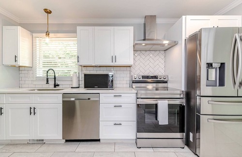 Southern Pines House | Heart of Downtown- Near golfing, bars, and restaurants!