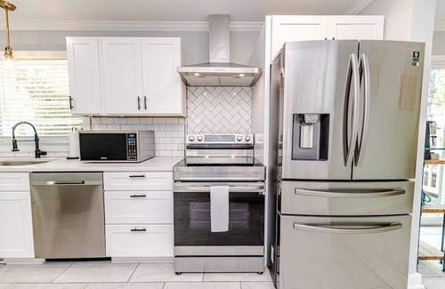 Southern Pines House | Heart of Downtown- Near golfing, bars, and restaurants!
