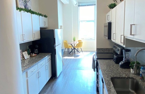 Mile Square Apartment | Heart of downtown Indianapolis with skywalk access to mall, fitness room, WiFi
