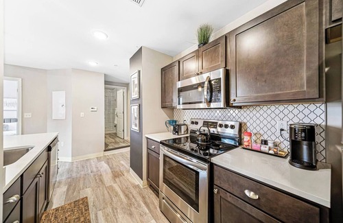 Playhouse Square Apartment | Heart of DT | View | POOL & STEAM | Playhouse View