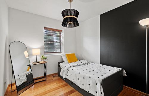 Chicago Apartment | Heart Of Humboldt Park Near Downtown Chicago