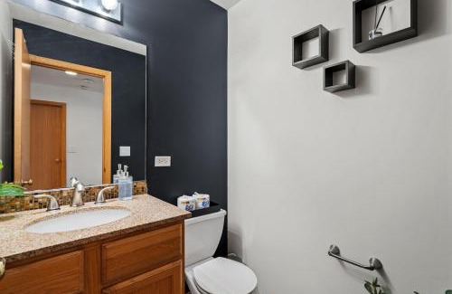 Chicago Apartment | Heart Of Humboldt Park Near Downtown Chicago